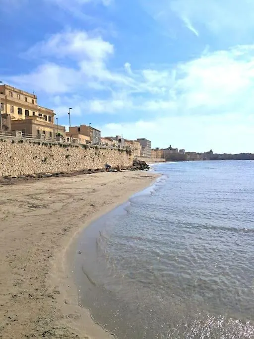 Suite Torre Del Porto Trapani 0*,